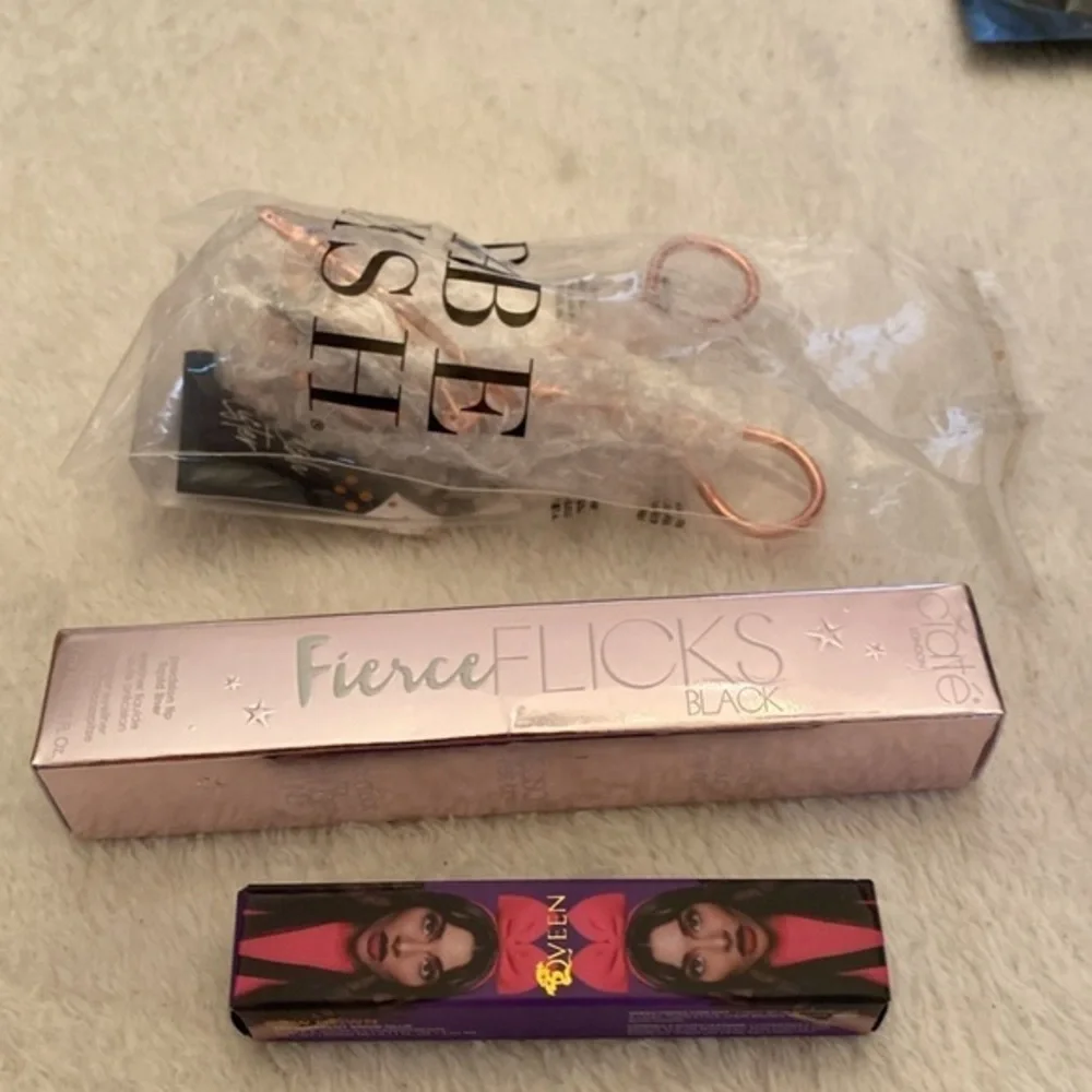 Babe Lash Curler , Qveen Bow Down‎ Brow Glue, Fierce Flicks Flip Liquid Liner